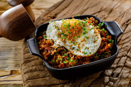 Slightly Spicy Fried Rice Là Jiàng Chǎo Fàn Pèi Jiān Dàn