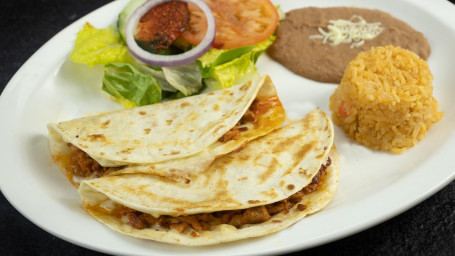 Dos Quesadillas Con Arroz Y Frijoles Combo