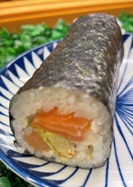 2 Salmon Nori Rolls