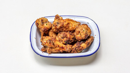 Our Famous Fried Chicken Wings (6 Pieces)