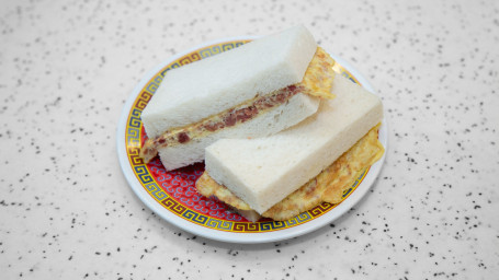 Xián Niú Ròu Jī Dàn Sān Wén Zhì (Sandwiches Sān Wén Zhì