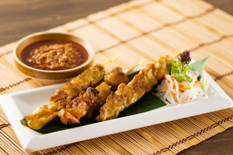 Lù Biān Kǎo Jī Ròu Chuàn (3Chuàn Grilled Chicken Skewers (3Pcs