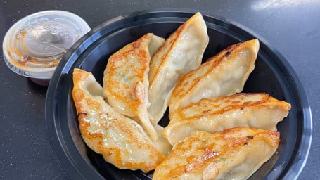 Dumpling (6 Pieces)