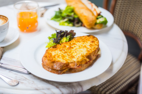 Croque Monsieur Parisienne Ham Gruyère Sourdough Toast Huǒ Tuǐ Zhī Shì Xiāng Cuì Sān Wén Zhì