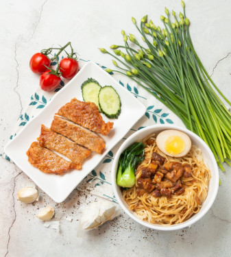 Xiāng Sū Zhū Bā Ròu Zào Gān Bàn Miàn Braised Pork Mince Dry Noodles With Fried Pork Chop