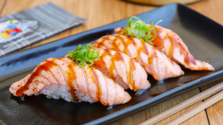 Nigiri Salmón Aburi (4 Piezas)