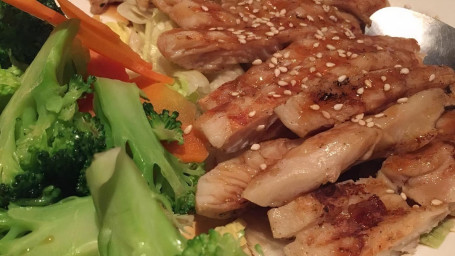 A5. Chicken With Cool Lettuce Wraps