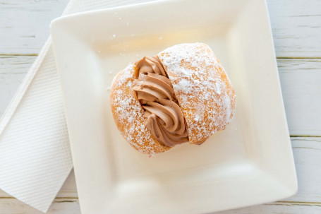 Malteser Mousse Donut