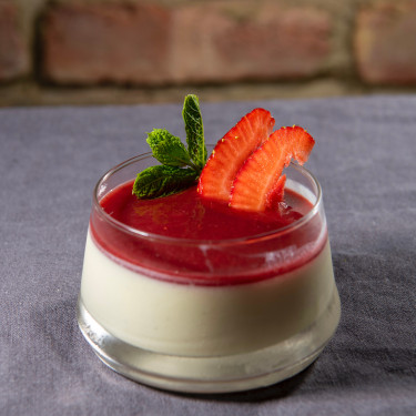 Panna Cotta White Chocolate Strawberry