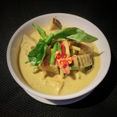 Geang Kheaw Wan (Green Curry)