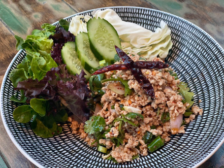 Larb Gai 3621; 3634; 3610; 3652; 3585; 3656;