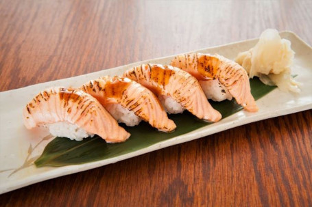 Aburi Salmon Nigiri Sushi (4 Pieces)