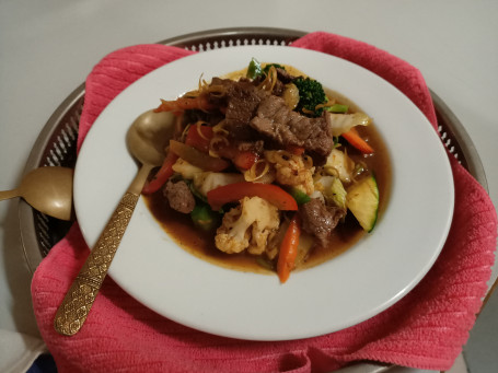 Sweet Basil Stir Fry (Pad Kra Prao)