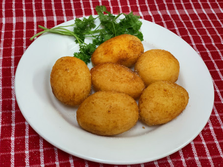 6 Golden Roast Potatoes