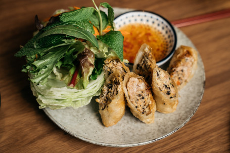 Hanoi Spring Rolls (6 Pieces)