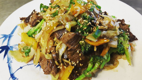 Beef Yakisoba (Japanese Style Chow Mein)