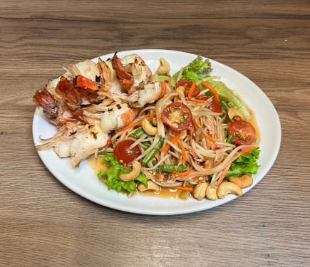 Som Tum Goong Pao(Grill Gian Prawns Top With Papaya Salad)