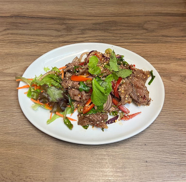 Neau Yang Nam Tok (Sirloin Steak Salad)(Spicy)