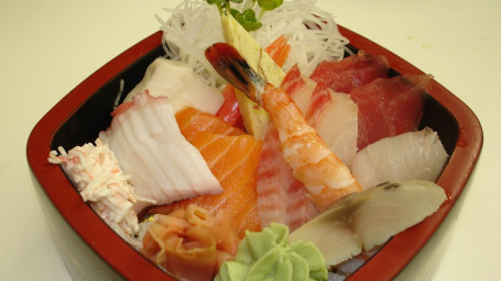 S7. Chirashi Sushi