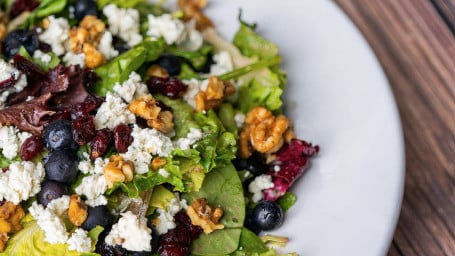 Berries Gorgonzola With Shrimp Salad