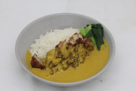 R9 Curry Chicken On Rice