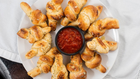 Garlic Knots With Sauce (12 Pc