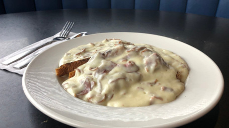 Hot Creamed Chipped Beef On Toast