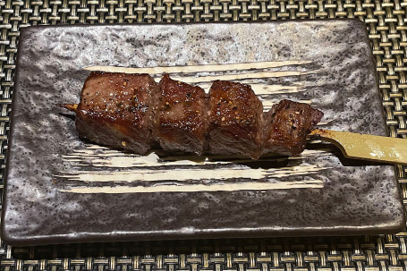 Yī Kǒu Rì Běn A5Hé Niú Japanese A5 Wagyu Beef Mini-Bite