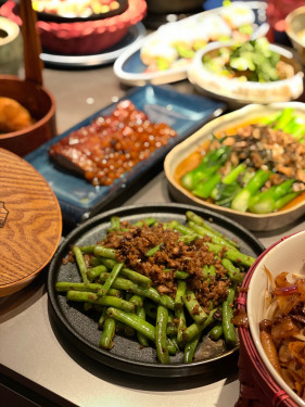 Zhēn Wèi Gān Biān Sì Jì Dòu Pan-Fried String Beans With Minced Pork