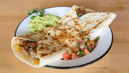 Quesadilla De Carnitas Clásicas