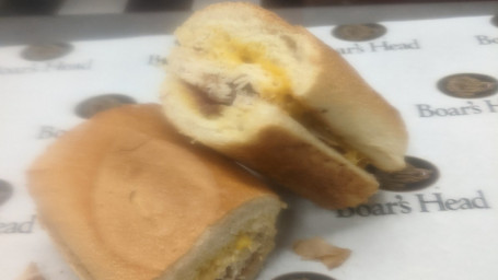 Sándwich De Pollo Y Queso Cheddar A La Parrilla