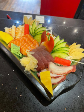 Mixed Sashimi (20 Pieces)