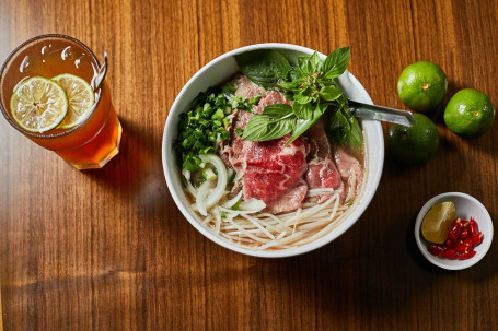 Shú Niú Ròu Tāng Fěn E6: Cooked Beef Noodle Soup (Pho Chin)
