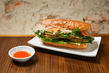 Yuè Shì Fǎ Bāo Sān Wén Zhì Pèi Yuè Shì Zhā Ròu D3. Sandwich With Home Made Vietnamese Salami