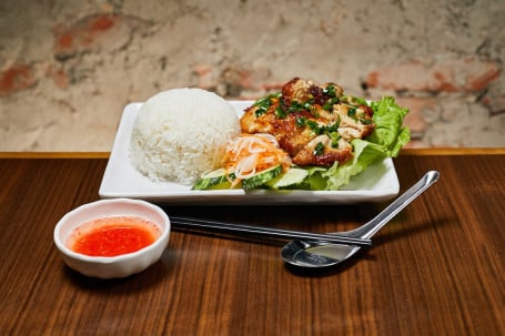 Xiāng Máo Jī Bā Fàn D10. Grilled Chicken With Steamed Rice