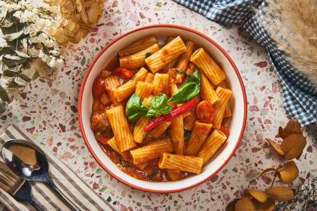 Suàn Xiāng Fān Jiā Là Jiāo Dà Tōng Fěn｜Arrabiata Rigatoni With Onion And Cherry Tomato