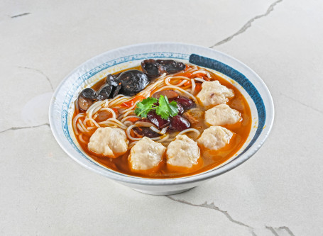 Xiāng Là Yǎng Shēng Tāng Tái Wān Zhí Sòng Pēng Hú Tè A Jí Huā Zhī Wán Wǔ Shì Tào Cān Spicy Taiwanese Cuttlefish Balls Soup Lunch Hours