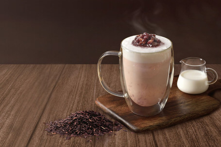 Rè Zǐ Mǐ Hóng Dòu Ná Tiě Hot Purple Rice And Red Bean Tea Latte