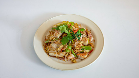 Wok-Fried Egg Noodle With Mixed Seafood (G) (Mì Trứng Xào Hải Sản)