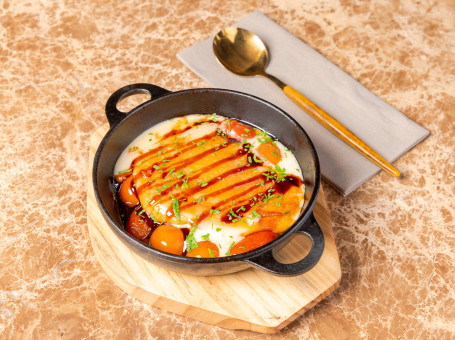 Grilled Smoked Scamorza Cheese With Roasted Cherry Tomatoes Kǎo Yì Dà Lì Yān Xūn Zhī Shì Pèi Kǎo Chē Lí Jiā