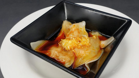 104. Sichuan Pork Dumpling With Roasted Red Oil Hóng Yóu Shuǐ Jiǎo