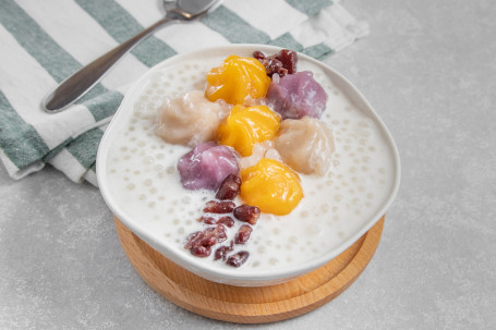 Yē Zhī Xī Mǐ Pèi Bāo Xīn Yù Yuán Assorted Sweet Potato Balls With Taro Stuffing In Sago In Coconut Milk