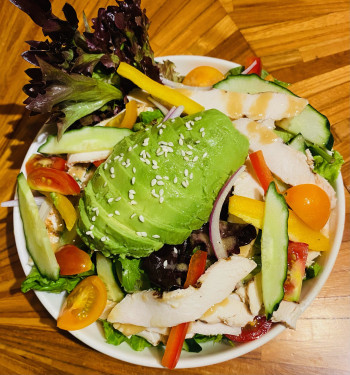 Grilled Chicken And Avocado Salad Niú Yóu Guǒ Shāo Jī Shā Lǜ