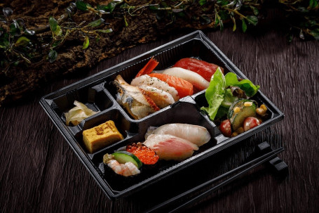 Zhí Sòng Yú Xiān Shòu Sī Biàn Dāng Daily Special Seafood Sushi Set