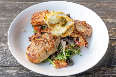 Grilled Chicken Halloumi Salad