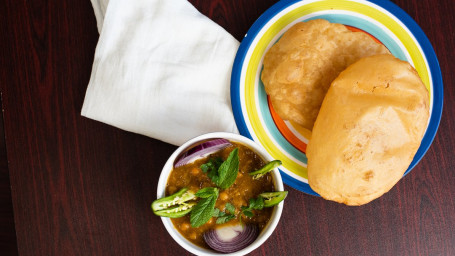 Puri 2Pc With Chana Masala