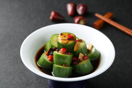 Lāo Zhī Xiǎo Huáng Guā Cucumber Tossed With Garlic Chili