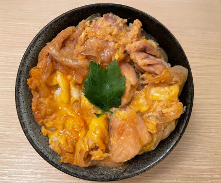 Qīn Zi Jǐng Oyako-Don (Fluffy Egg Chicken Rice Bowl)