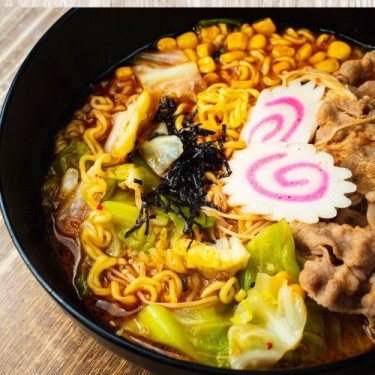 Jīn Gū Féi Niú Hán Guó Xīn Là Miàn Shin Ramyun W/ Sliced Beef Enoki Mushroom 