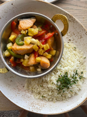 Salmon With Sweet And Sour Pineapple